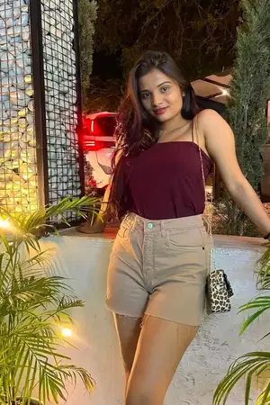 🔥 Book Preeti - Hot 23yo Escort in Triveni Nagar, Lucknow 💋